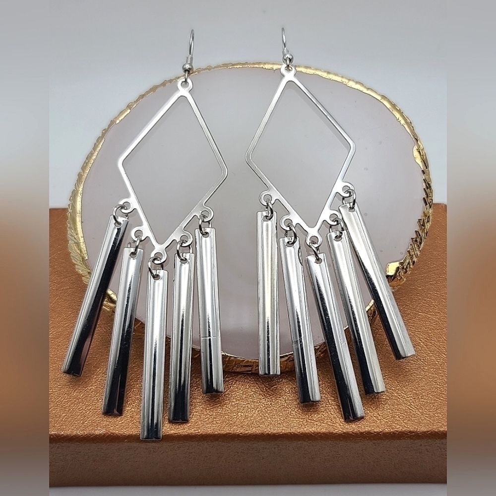 Lightweight Silver Dangle Fashion Earrings